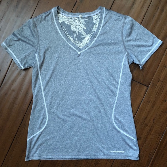 Brooks Tops - 💙3/$25 BROOKS Women’s Athletic Short Sleeve Tee